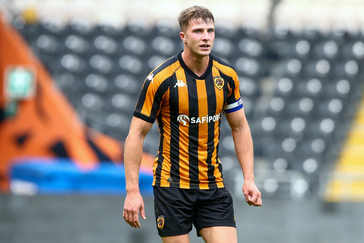 Magpies bring in Jack Leckie on loan