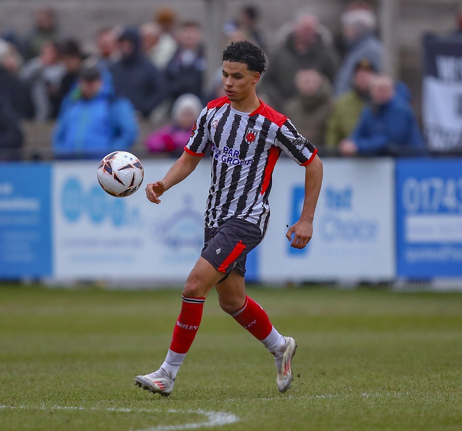 Kristi Montgomery extends his stay with the Magpies through to the end of the 2024/25 season